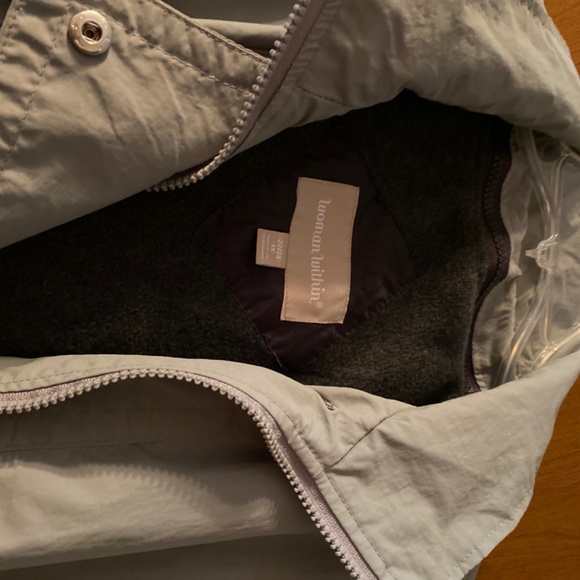 Like new windbreaker/cold weather coat - Picture 2 of 3